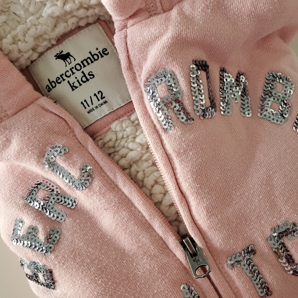 Kids clothing